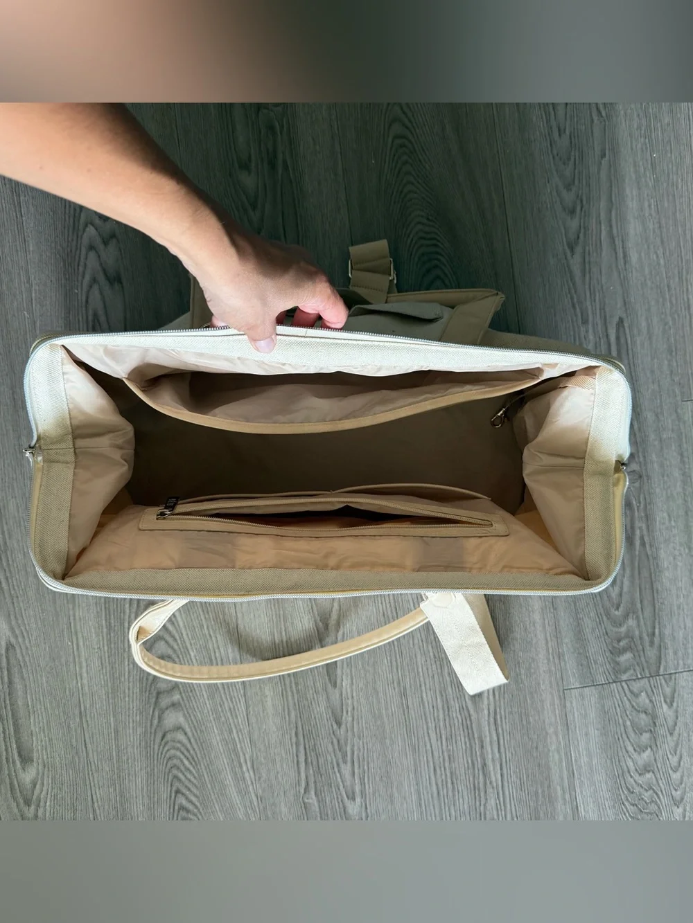 BEIS - The Weekender in Beige
